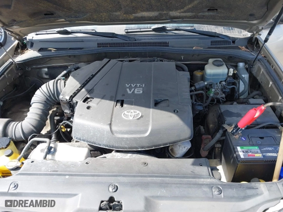 2005 Toyota 4Runner SR5 with VIN JTEZU14R950057617, listed as a IAAI auction lot 41698829 with 297,247 mi miles. Bid and sale history available at carsss.com. Image 10.