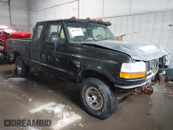 1992 Ford F-150 with VIN 1FTEX14N9NKA08784, listed as a IAAI auction lot 40251438 with 1 mi miles. Bid and sale history available at carsss.com. Image 1.