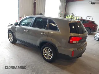 2015 Kia Sorento LX with VIN 5XYKTCA68FG640609, listed as a IAAI auction lot 41902622 with 140,514 mi miles. Bid and sale history available at carsss.com. Image 3.
