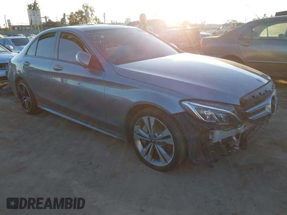 2015 Mercedes-Benz C-Class C 400 with VIN 55SWF6GB9FU012496, listed as a IAAI auction lot 40919086 with 77,330 mi miles. Bid and sale history available at carsss.com. Image 1.