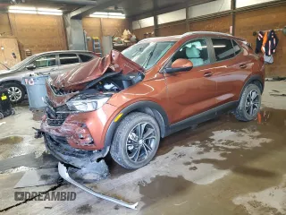 2020 Buick Encore GX Select z VIN KL4MMESL7LB114669, wystawiony jako Copart lot #61891265 z przebiegiem Nie podano mil oraz Szkoda całkowita • Salvage title. Historia ofert i sprzedaży dostępna na DreamBid. Obrazek 1.