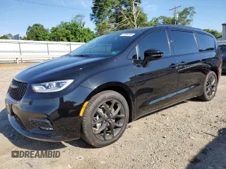 2024 Chrysler Pacifica Limited with VIN 2C4RC1GG5RR134111, listed as a Copart auction lot 57788745 with 11,300 mi miles and Salvage title. Bid and sale history available at DreamBid. Image 1.