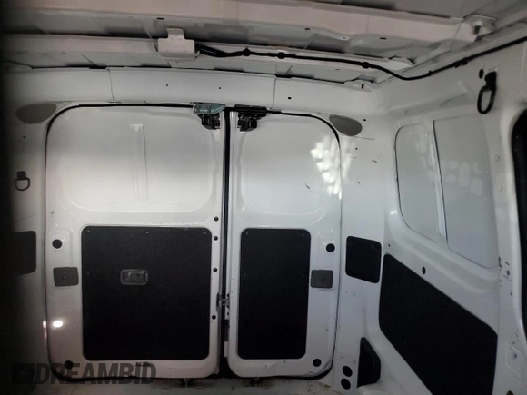 2021 Nissan NV200 S z VIN 3N6CM0KN6MK696031, wystawiony jako Copart lot #43541415 z przebiegiem 77 148 mil mil oraz Nie do naprawy • Non repairable. Historia ofert i sprzedaży dostępna na DreamBid. Obrazek 10.