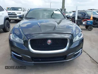2015 Jaguar XJ с VIN SAJWA3HT3FMV86221, выставлен на аукционе IAAI как лот 42628203 с пробегом 125 951 миль миль и . История ставок и продаж доступна на DreamBid. Изображение 12.