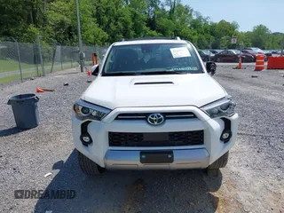 2021 Toyota 4Runner TRD Off Road Premium with VIN JTERU5JR5M5903979, listed as a IAAI auction lot 42268913 with 34,094 mi miles and . Bid and sale history available at DreamBid. Image 12.