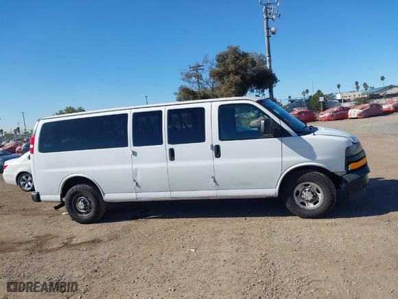 2019 Chevrolet Express Passenger LS with VIN 1GAZGNFP5K1278693, listed as a IAAI auction lot 41299257 with 134,845 mi miles. Bid and sale history available at carsss.com. Image 13.