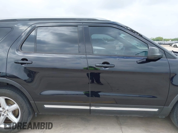 2019 Ford Explorer XLT z VIN 1FM5K7D85KGB06880, wystawiony jako IAAI lot #42158231 z przebiegiem 66 029 mil mil oraz . Historia ofert i sprzedaży dostępna na DreamBid. Obrazek 13.