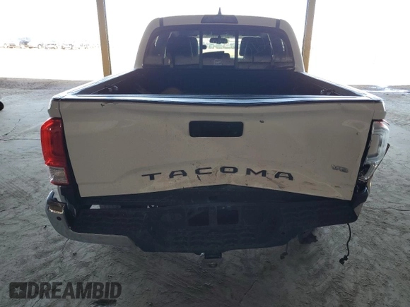 2017 Toyota Tacoma SR5 z VIN 3TMAZ5CN4HM047927, wystawiony jako Copart lot #54748255 z przebiegiem 87 906 mil mil oraz Szkoda całkowita • Salvage title. Historia ofert i sprzedaży dostępna na DreamBid. Obrazek 6.