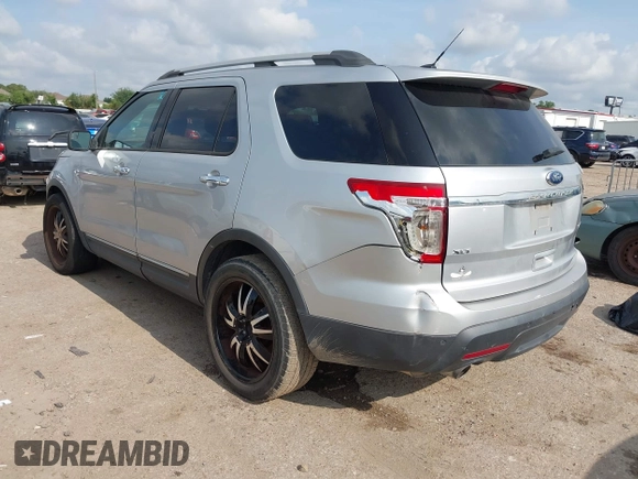 2014 Ford Explorer XLT with VIN 1FM5K7D81EGA48688, listed as a IAAI auction lot 42360152 with 208,939 mi miles and . Bid and sale history available at DreamBid. Image 3.