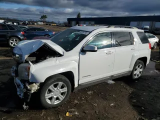 2014 GMC Terrain SLE z VIN 2GKFLWEK0E6336541, wystawiony jako Copart lot #50798795 z przebiegiem 188 982 mil mil oraz Czysty tytuł • Clean title. Historia ofert i sprzedaży dostępna na DreamBid. Obrazek 1.