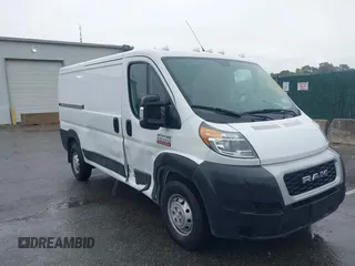 2021 Ram ProMaster Cargo z VIN 3C6LRVAG9ME521265, wystawiony jako IAAI lot #42277174 z przebiegiem 47 023 mil mil oraz . Historia ofert i sprzedaży dostępna na DreamBid. Obrazek 1.