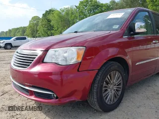 2016 Chrysler Town & Country Touring-L with VIN 2C4RC1CG7GR221690, listed as a IAAI auction lot 42038763 with 188,184 mi miles. Bid and sale history available at carsss.com. Image 6.
