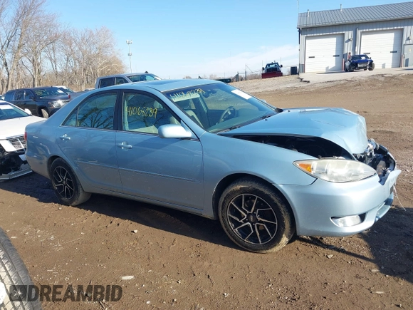 2006 Toyota Camry LE z VIN 4T1BF30K46U621829, wystawiony jako IAAI lot #41068239 z przebiegiem 96 942 mil mil oraz . Historia ofert i sprzedaży dostępna na DreamBid. Obrazek 13.