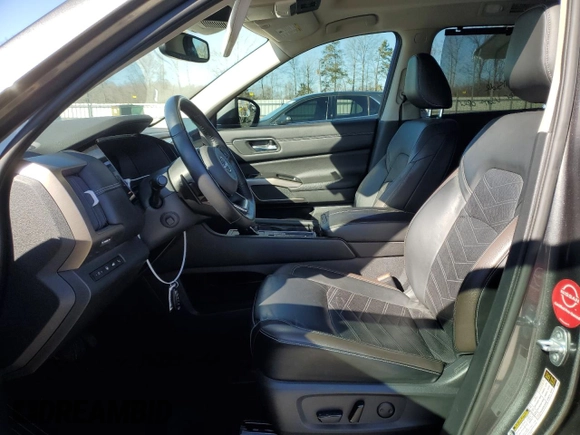 2022 Nissan Pathfinder Platinum z VIN 5N1DR3DH8NC203566, wystawiony jako Copart lot #88959685 z przebiegiem 43 585 mil mil oraz Szkoda całkowita • Salvage title. Historia ofert i sprzedaży dostępna na DreamBid. Obrazek 7.