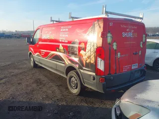 2020 Ford Transit Cargo z VIN 1FTBR1Y83LKB49056, wystawiony jako IAAI lot #41168050 z przebiegiem 91 855 mil mil oraz . Historia ofert i sprzedaży dostępna na DreamBid. Obrazek 3.
