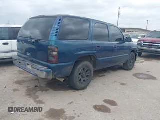 2006 Chevrolet Tahoe LS with VIN 1GNEC13V26R121022, listed as a IAAI auction lot 41714023 with 293,858 mi miles. Bid and sale history available at carsss.com. Image 4.