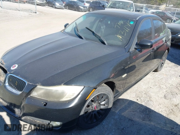 2009 BMW 3 Series 328i with VIN WBAPH77509NM31145, listed as a IAAI auction lot 41637654 with 206,024 mi miles. Bid and sale history available at carsss.com. Image 2.