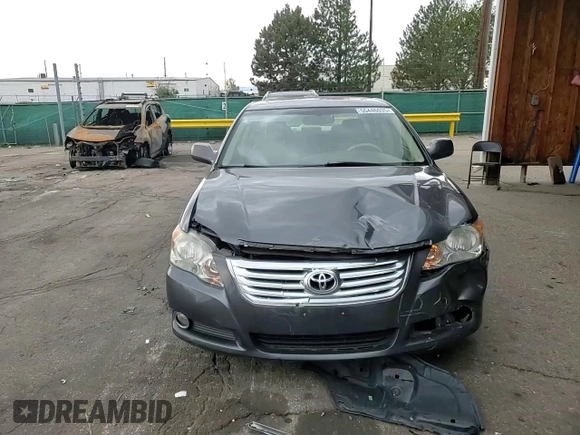 2008 Toyota Avalon XL z VIN 4T1BK36B88U293692, wystawiony jako Copart lot #55446035 z przebiegiem 182 008 mil mil oraz Szkoda całkowita • Salvage title. Historia ofert i sprzedaży dostępna na DreamBid. Obrazek 13.