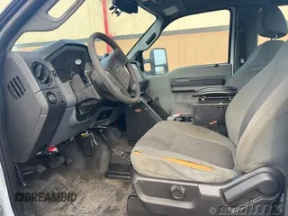 2015 Ford F-250 XLT z VIN 1FT7X2B67FEC58681, wystawiony jako IAAI lot #42845479 z przebiegiem 35 111 mil mil oraz . Historia ofert i sprzedaży dostępna na DreamBid. Obrazek 8.