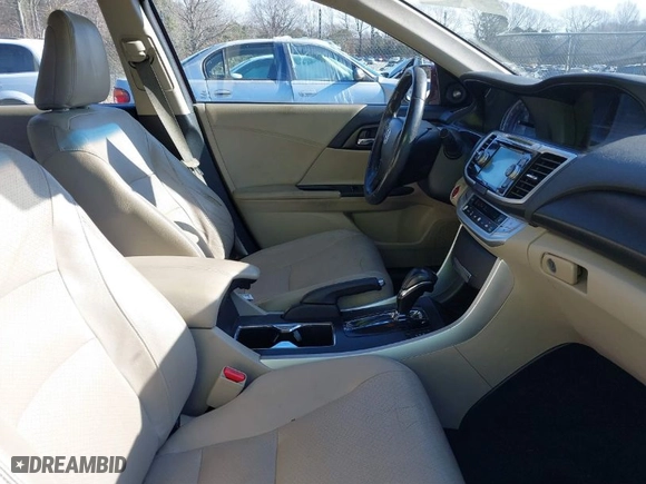 2013 Honda Accord Sdn EX-L with VIN 1HGCR2F89DA000396, listed as a IAAI auction lot 41226258 with 218,247 mi miles. Bid and sale history available at carsss.com. Image 5.