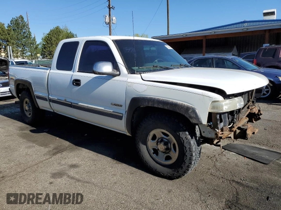2001 Chevrolet Silverado 1500 LS with VIN 1GCEK19TX1E288438, listed as a Copart auction lot 55347945 with 215,060 mi miles and Clean Title. Bid and sale history available at DreamBid. Image 4.