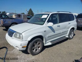 2001 Suzuki XL-7 Standard with VIN JS3TX92V414113001, listed as a IAAI auction lot 41987776 with 1 mi miles. Bid and sale history available at carsss.com. Image 2.