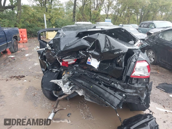 2015 Volkswagen Passat SE с VIN 1VWBV7A30FC066788, выставлен на аукционе IAAI как лот 40450455 с пробегом 84 245 миль миль и . История ставок и продаж доступна на DreamBid. Изображение 17.