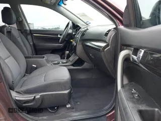 2013 Kia Sorento LX with VIN 5XYKT4A28DG387792, listed as a IAAI auction lot 42650144 with 93,136 mi miles and . Bid and sale history available at DreamBid. Image 5.