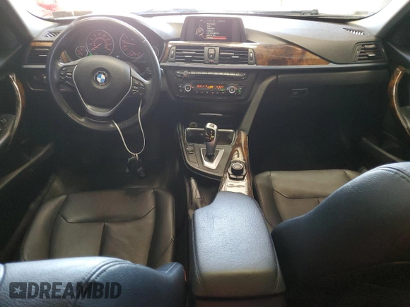 2015 BMW 3 Series 328i xDrive z VIN WBA3B5C5XFP653959, wystawiony jako Copart lot #61956095 z przebiegiem 97 599 mil mil oraz Szkoda całkowita • Salvage title. Historia ofert i sprzedaży dostępna na DreamBid. Obrazek 8.