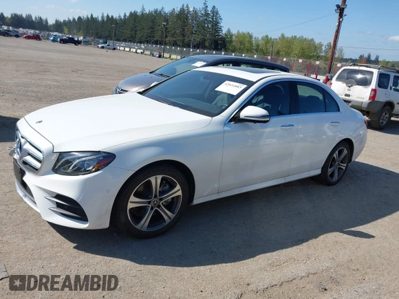 2019 Mercedes-Benz E-Class E 300 with VIN WDDZF4KBXKA592814, listed as a IAAI auction lot 42034883 with 1 mi miles. Bid and sale history available at carsss.com. Image 14.
