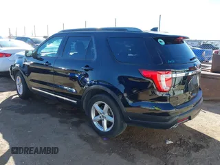 2018 Ford Explorer XLT z VIN 1FM5K7D85JGA67237, wystawiony jako IAAI lot #41408927 z przebiegiem 104 071 mil mil oraz . Historia ofert i sprzedaży dostępna na DreamBid. Obrazek 3.