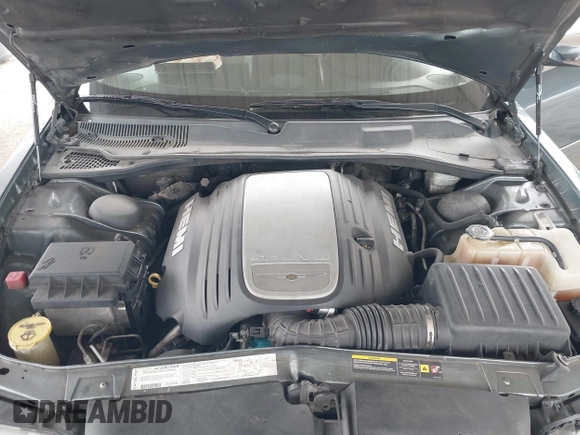 2006 Chrysler 300 C with VIN 2C3KA63H66H318725, listed as a IAAI auction lot 41629398 with 157,367 mi miles. Bid and sale history available at carsss.com. Image 10.