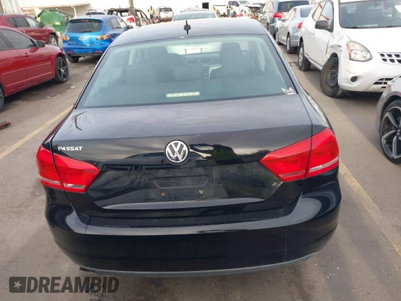 2013 Volkswagen Passat Wolfsburg Edition z VIN 1VWAH7A30DC088810, wystawiony jako IAAI lot #41807791 z przebiegiem 97 574 mil mil oraz . Historia ofert i sprzedaży dostępna na DreamBid. Obrazek 17.
