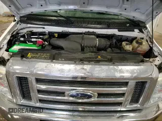 2010 Ford Econoline Cargo Commercial z VIN 1FTNE2EW0ADA26771, wystawiony jako Copart lot #86178584 z przebiegiem 221 493 mil mil oraz Nie do naprawy • Non repairable. Historia ofert i sprzedaży dostępna na DreamBid. Obrazek 14.