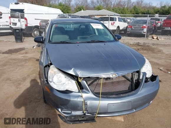 2008 Chrysler Sebring LX z VIN 1C3LC46K38N156346, wystawiony jako IAAI lot #40965609 z przebiegiem Nie podano mil oraz . Historia ofert i sprzedaży dostępna na DreamBid. Obrazek 1.