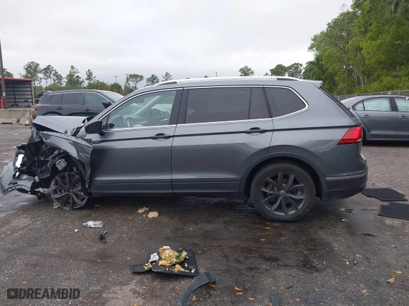 2022 Volkswagen Tiguan SE with VIN 3VV3B7AX6NM070815, listed as a IAAI auction lot 41391891 with 32,818 mi miles. Bid and sale history available at carsss.com. Image 14.
