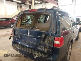 2007 Lincoln Navigator z VIN 5LMFU28597LJ00335, wystawiony jako IAAI lot #41291436 z przebiegiem 131 938 mil mil oraz . Historia ofert i sprzedaży dostępna na DreamBid. Obrazek 13.