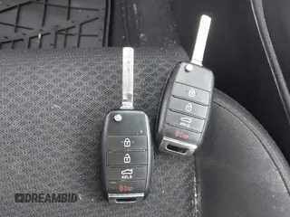2017 Kia Optima LX z VIN 5XXGT4L38HG171236, wystawiony jako IAAI lot #42215406 z przebiegiem 83 107 mil mil oraz . Historia ofert i sprzedaży dostępna na DreamBid. Obrazek 11.