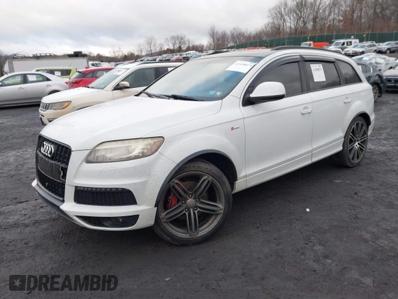 2014 Audi Q7 3.0T S line Prestige with VIN WA1DGAFE4ED010577, listed as a IAAI auction lot 41498879 with 180,403 mi miles. Bid and sale history available at carsss.com. Image 17.