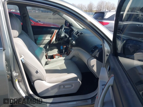 2011 Toyota Highlander Limited with VIN 5TDDK3EH6BS061624, listed as a IAAI auction lot 41772700 with 218,347 mi miles and . Bid and sale history available at DreamBid. Image 5.
