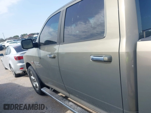 2015 Ram 1500 Lone Star z VIN 1C6RR6LT6FS553469, wystawiony jako IAAI lot #41569195 z przebiegiem 130 445 mil mil oraz . Historia ofert i sprzedaży dostępna na DreamBid. Obrazek 14.