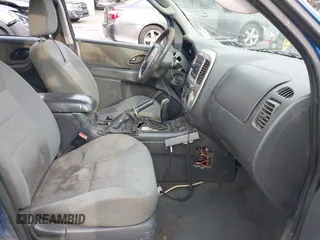 2007 Ford Escape Hybrid with VIN 1FMYU59H97KB98973, listed as a IAAI auction lot 41424165 with 1 mi miles. Bid and sale history available at carsss.com. Image 5.