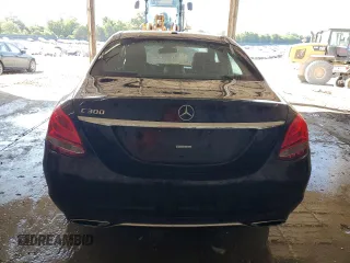 2018 Mercedes-Benz C 300 z VIN 55SWF4JB5JU266535, wystawiony jako Copart lot #61848525 z przebiegiem 121 869 mil mil oraz Szkoda całkowita • Salvage title. Historia ofert i sprzedaży dostępna na DreamBid. Obrazek 6.
