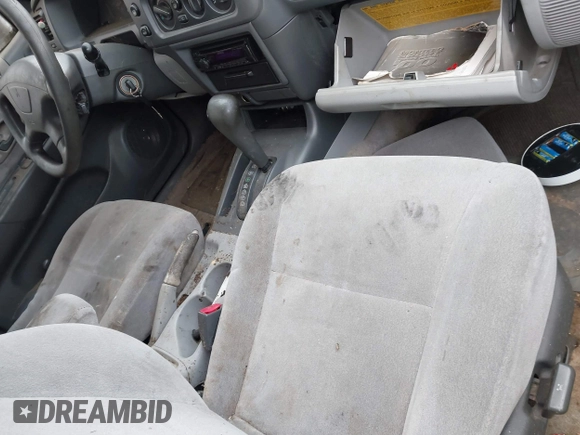 2000 Mitsubishi Montero LS z VIN JA4LS31H6YP004497, wystawiony jako IAAI lot #41403319 z przebiegiem 259 107 mil mil oraz . Historia ofert i sprzedaży dostępna na DreamBid. Obrazek 5.