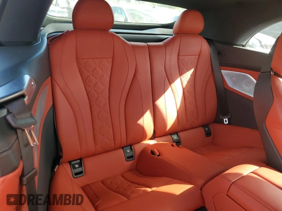 2020 BMW M8 Competition z VIN WBSDZ0C07LCD56155, wystawiony jako Copart lot #81146663 z przebiegiem 16 085 mil mil oraz . Historia ofert i sprzedaży dostępna na DreamBid. Obrazek 10.