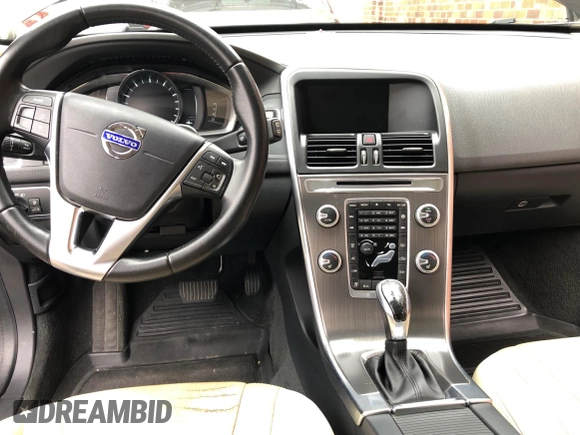 2016 Volvo XC60 T5 Drive-E Premier with VIN YV440MDK8G2853679, listed as a Copart auction lot 81319234 with 162,568 mi miles and Clean Title. Bid and sale history available at carsss.com. Image 9.