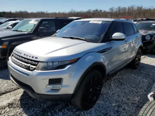 2015 Land Rover Range Rover Evoque Pure Premium z VIN SALVR2BG1FH028359, wystawiony jako Copart lot #49261485 z przebiegiem 152 060 mil mil oraz Czysty tytuł • Clean title. Historia ofert i sprzedaży dostępna na DreamBid. Obrazek 1.