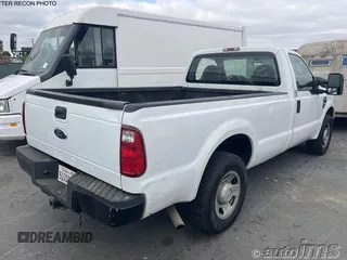 2009 Ford F-350 XL z VIN 1FTSF30589EA39908, wystawiony jako IAAI lot #42821328 z przebiegiem 205 595 mil mil oraz . Historia ofert i sprzedaży dostępna na DreamBid. Obrazek 16.