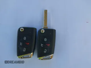 2018 Volkswagen Tiguan SEL z VIN 3VV2B7AX0JM197274, wystawiony jako IAAI lot #42392421 z przebiegiem 45 453 mil mil oraz . Historia ofert i sprzedaży dostępna na DreamBid. Obrazek 11.