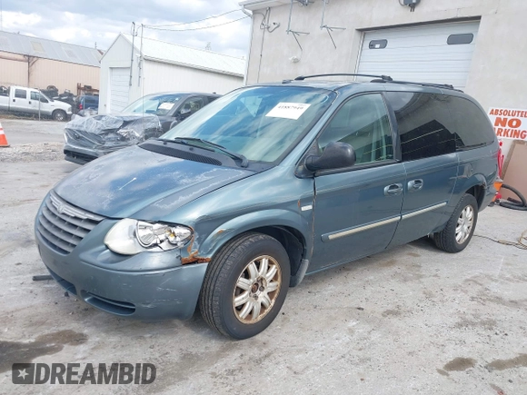 2006 Chrysler Town & Country LWB Touring with VIN 2A4GP54LX6R693048, listed as a IAAI auction lot 41887949 with 187,000 mi miles. Bid and sale history available at carsss.com. Image 17.